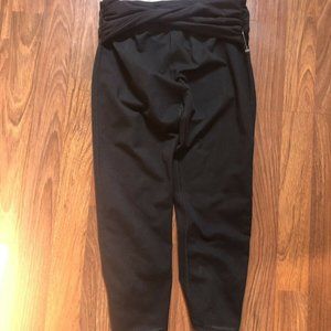 Fabletics Activewear Capri Twist Front Leggings XS Black